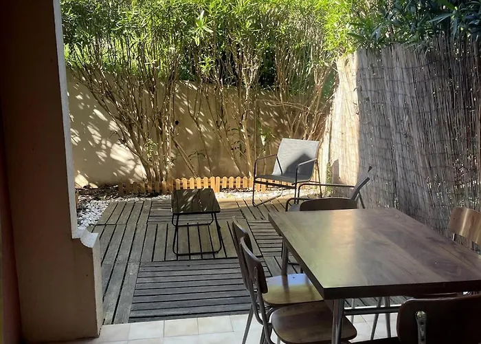 Cosy Avec Piscine Apartman *